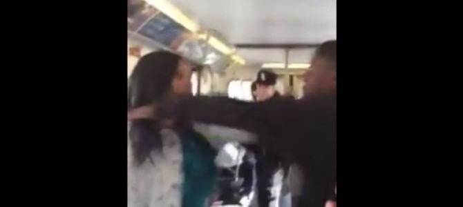 Teen Harasses Mom On Subway, Learns A Painful Lesson (Video) viralsurvival.com/2016/05/04/tee…
