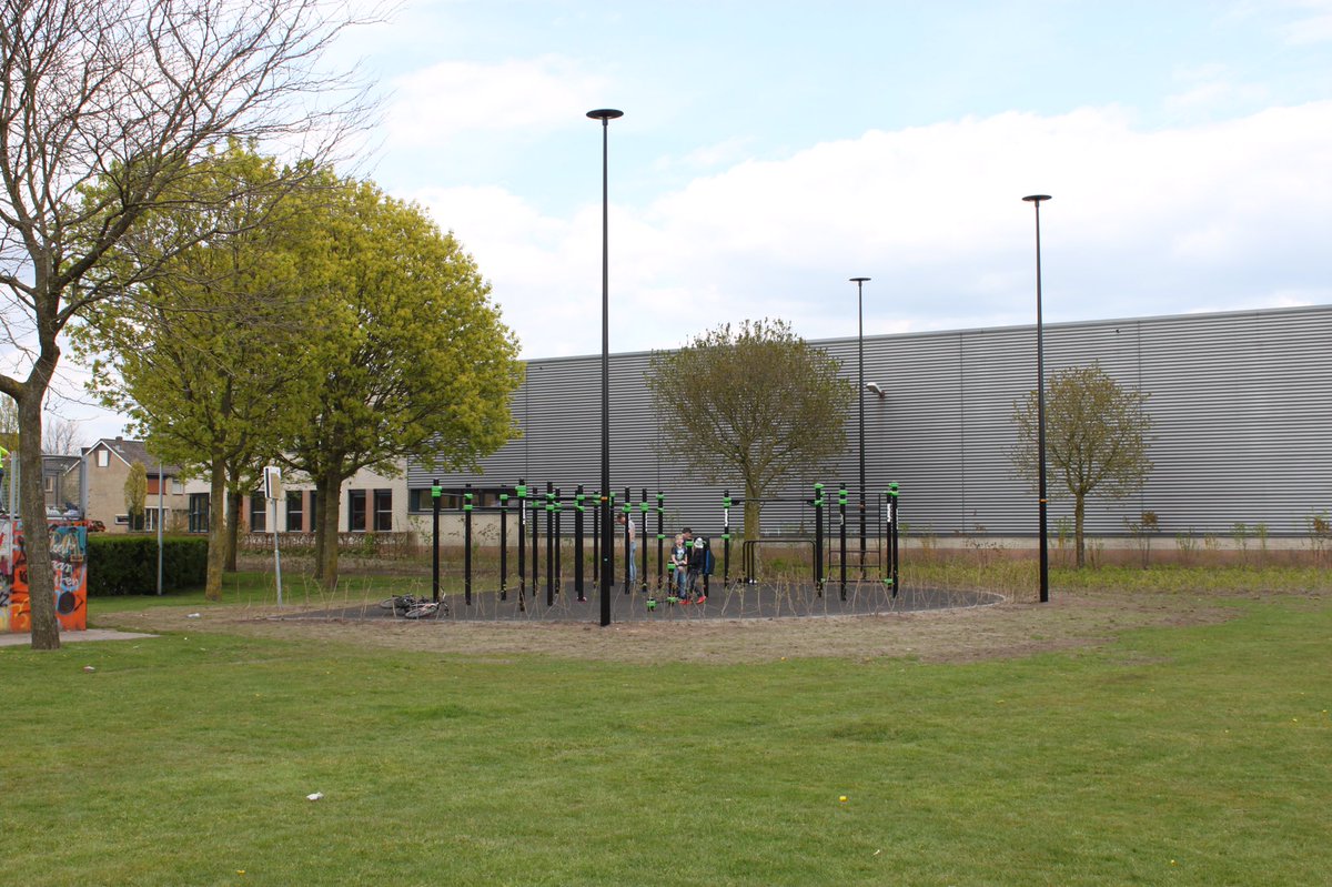 Verlichting calesthenics park geplaatst