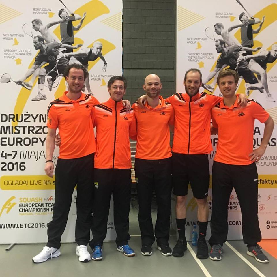SquashPiramid's tweet photo. #ETC16 Nederland - Duitsland 2-2. @dylansquash vs Rohrmüller 3-2, @sebweenink vs @raphkandra 0-3. 18h vs @englandsr https://t.co/yjCk68QNQy