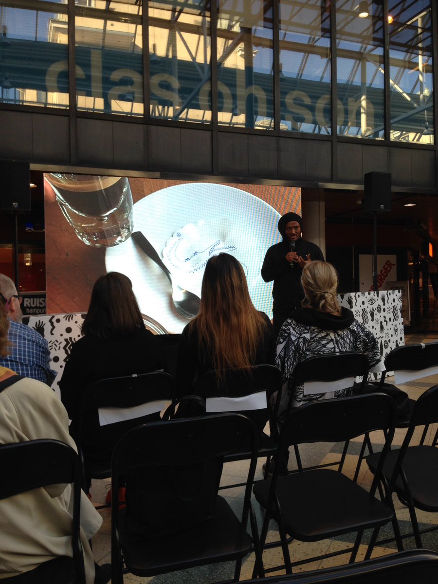 TurkuDesign's tweet image. Lavalla Wintom Zecarias Gisgesistä, jonka kautta voi tilata yllätyslahjan tai viestin ystävälleen! #tdf2016