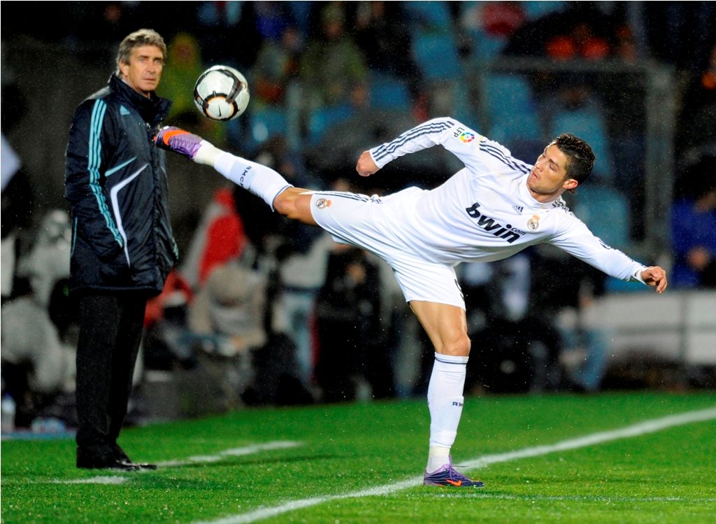 Metro_TV's tweet photo. [Populer] "Real Madrid Bukan Sekadar Cristiano Ronaldo" https://t.co/7h22Gi4ibX https://t.co/WQyh9GPkX7