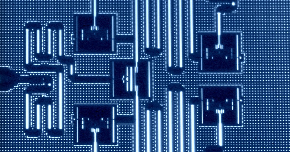 aleksroos's tweet photo. IBM Is Now Letting Anyone Play With Its Quantum Computer #News #Security https://t.co/lt6tPT2b5D https://t.co/UyN6nKhc5i