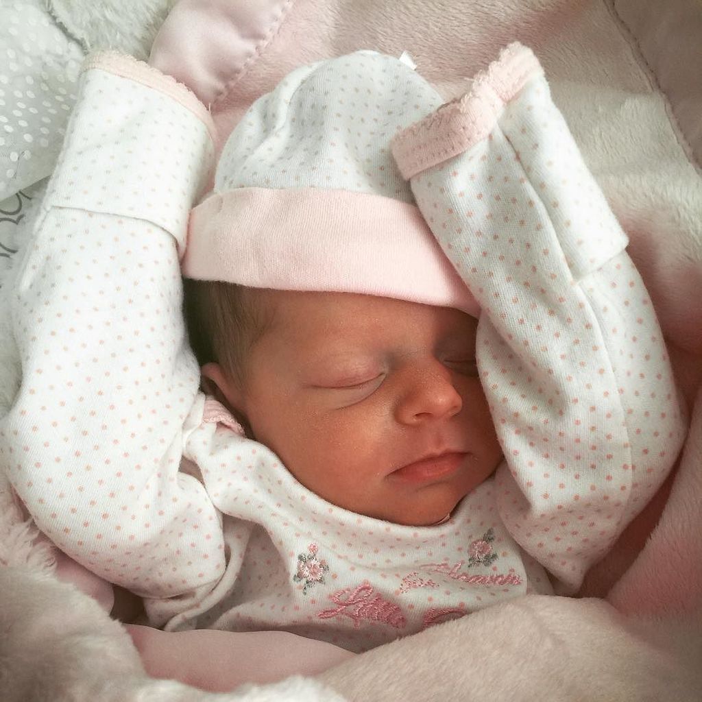KathyDBurns's tweet photo. The struggle is real. ☺️💕😘👶🏼🎀 #babyjosie #1week1day #somuchlove https://t.co/Ru9UG8wK7M https://t.co/AC39xlAAsS