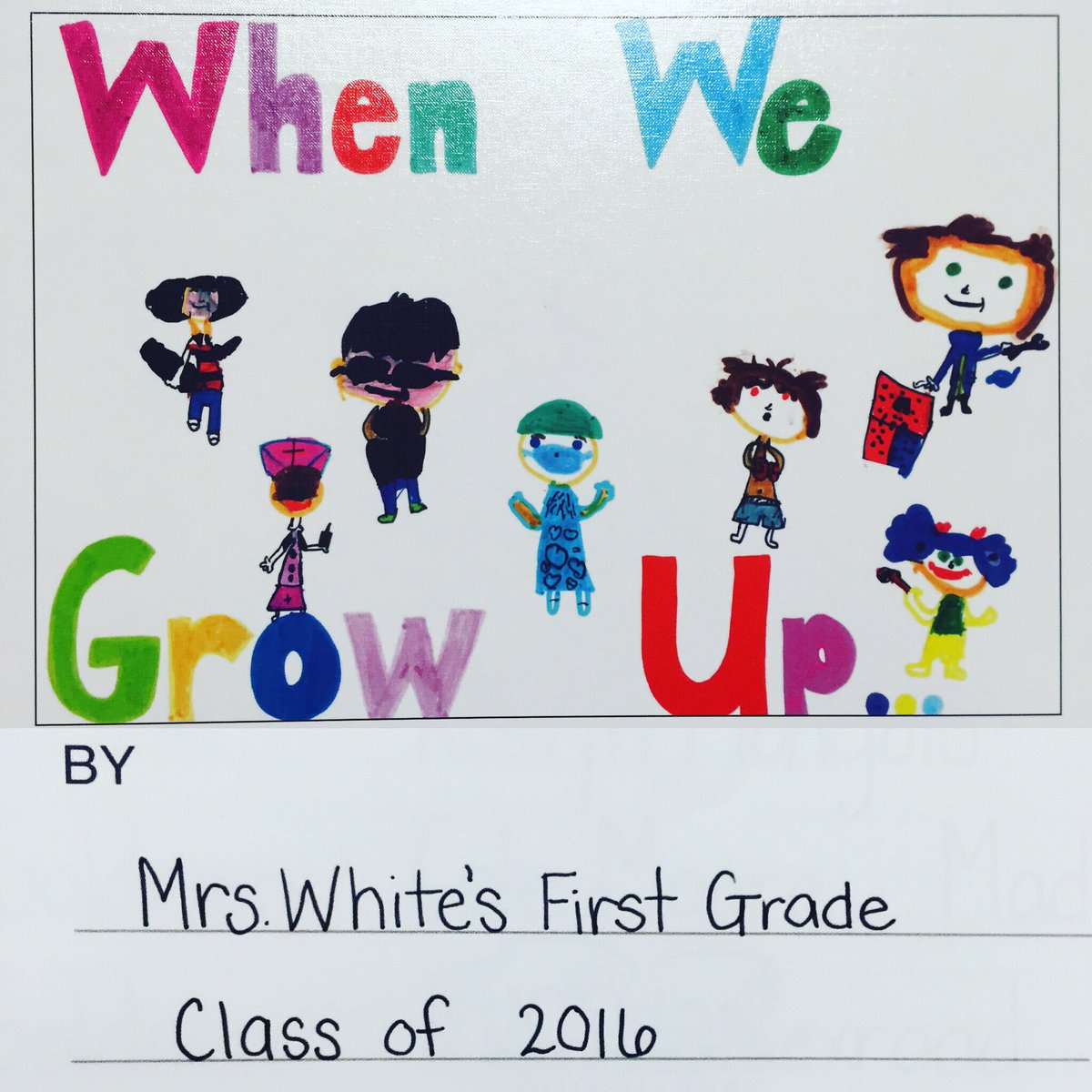 MESWV's tweet photo. Books open up a world of wonder! #MrsWhitesFirstGrade #WhenWeGrowUp #OurClassBook #ShowcaseGrantCo #ShowcaseMES https://t.co/vB0kqshfzN