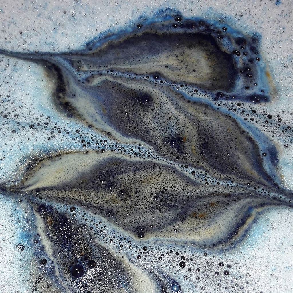 vinnyvegan's tweet photo. by @kawaii.nail.art Doing some marbles. Bath art lol
@hex_bomb #hex_bomb #blackasyoursoul #bath #bathbomb #bombbath… https://t.co/ckW0iurILU
