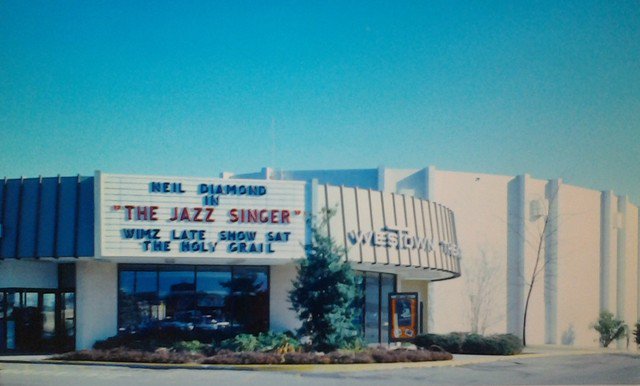 aka_GeekGirl's tweet photo. Where I saw 1st Star Wars nX in '77. Where did U see it? #MayThe4th #MayTheFourthBeWithYou #CouldntGetEnough https://t.co/dcamdNvaaJ