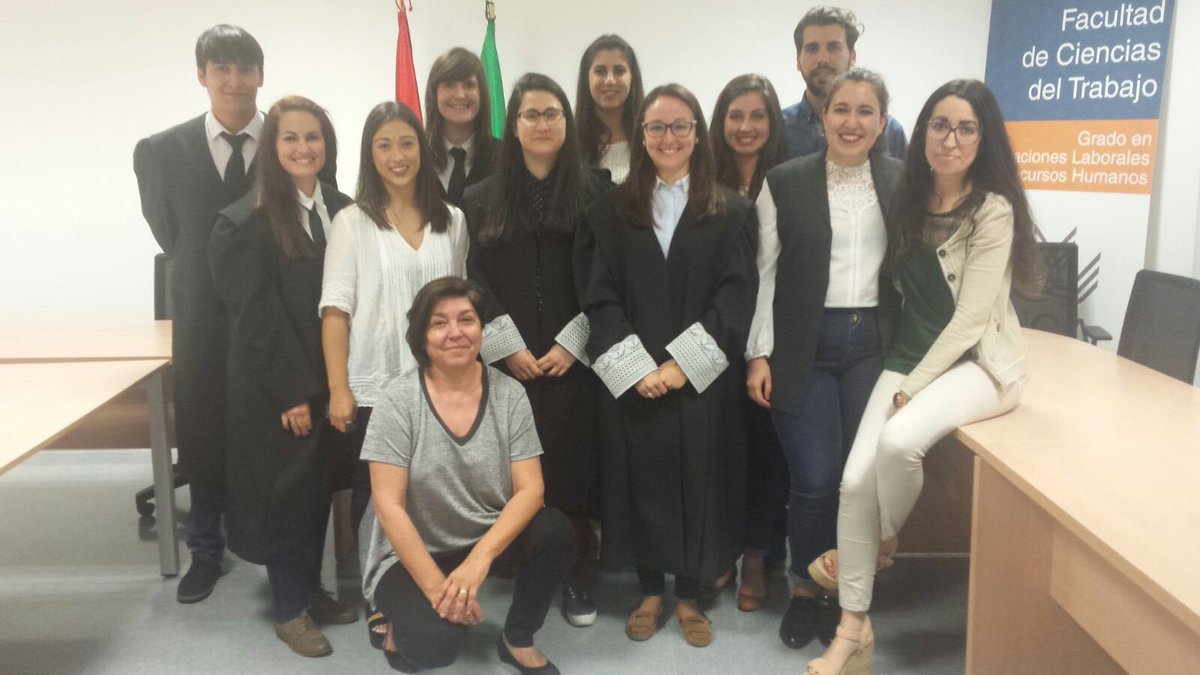 teroisa's tweet photo. Profesores y alumnos simulacro de juicio @univcadiz @orbita2com #sedeAlgecirasUCA https://t.co/RonfKRFKkB