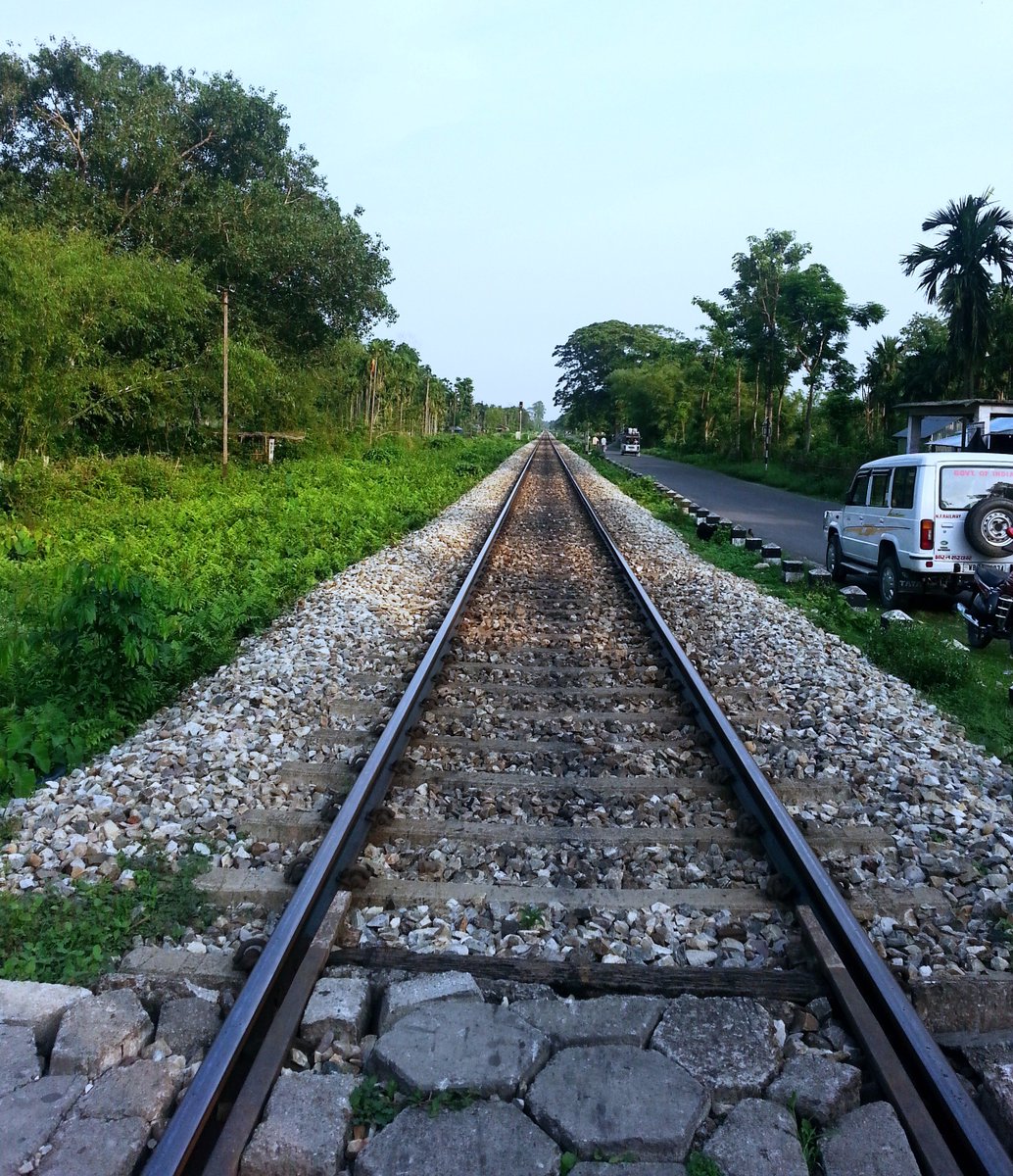 drm_apdj's tweet photo. Commitment to safety: Gate Mitra deployed at APDJ Divn to ensure safety of road users while crossing unmanned gate. https://t.co/b9incp0M6g