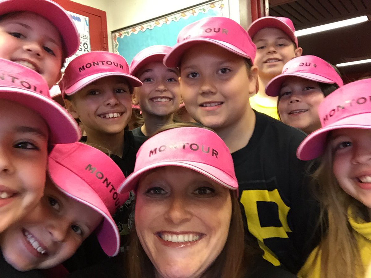 MrsHobbsGrade3's tweet photo. We're ready for our field trip in our pink visors! #MontourProud @AMascellino @Ice_Bostick https://t.co/D1S2rdW3HH
