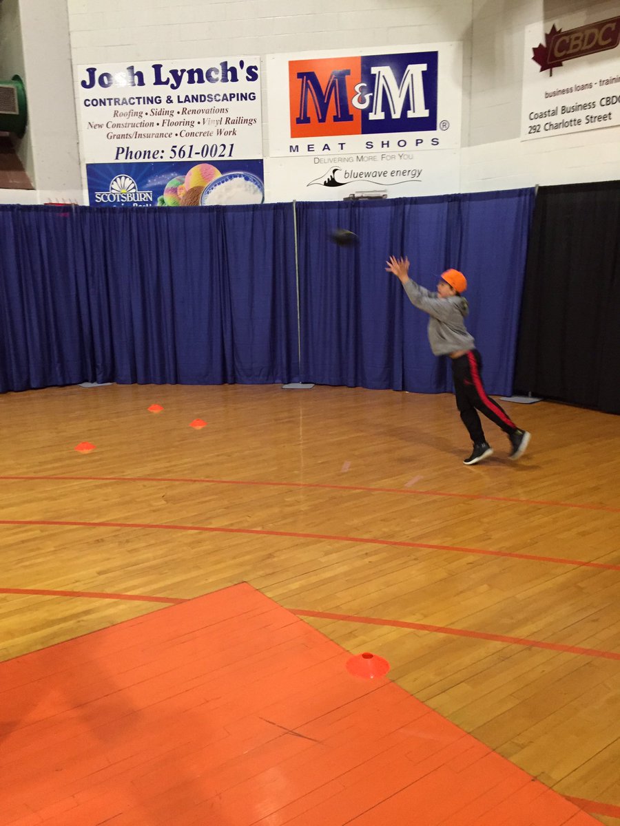 MtCElementary's tweet photo. Thx @SportNovaScotia, @cbuniversity and all the sponsors. Kids are having a great time!! @CBVRSB https://t.co/W3IFmNhgZ7