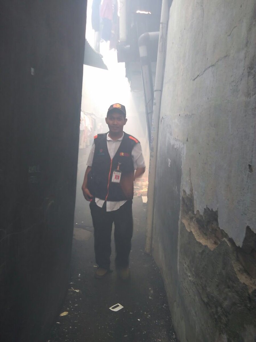 4 Mei 2016.Tetap btugas walau wilayah tugas belum selesai efek fogging #pelaksanaanSE2016jakbar #sensusekonomi2016