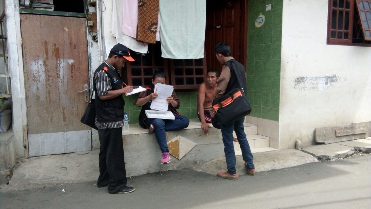 4 Mei 2016. Sensus dengan menyesuaikan waktu responden berada di tempat #pelaksanaanSE2016jakbar #sensusekonomi2016