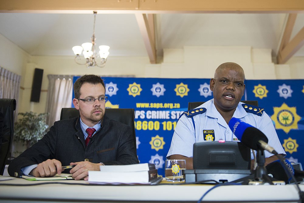 Lt. genl Kgomotso Phahlane and Ernst Roets during the press con between Afriforum and the police. <a href="/Netwerk24Berig/">Netwerk24 Berig</a>