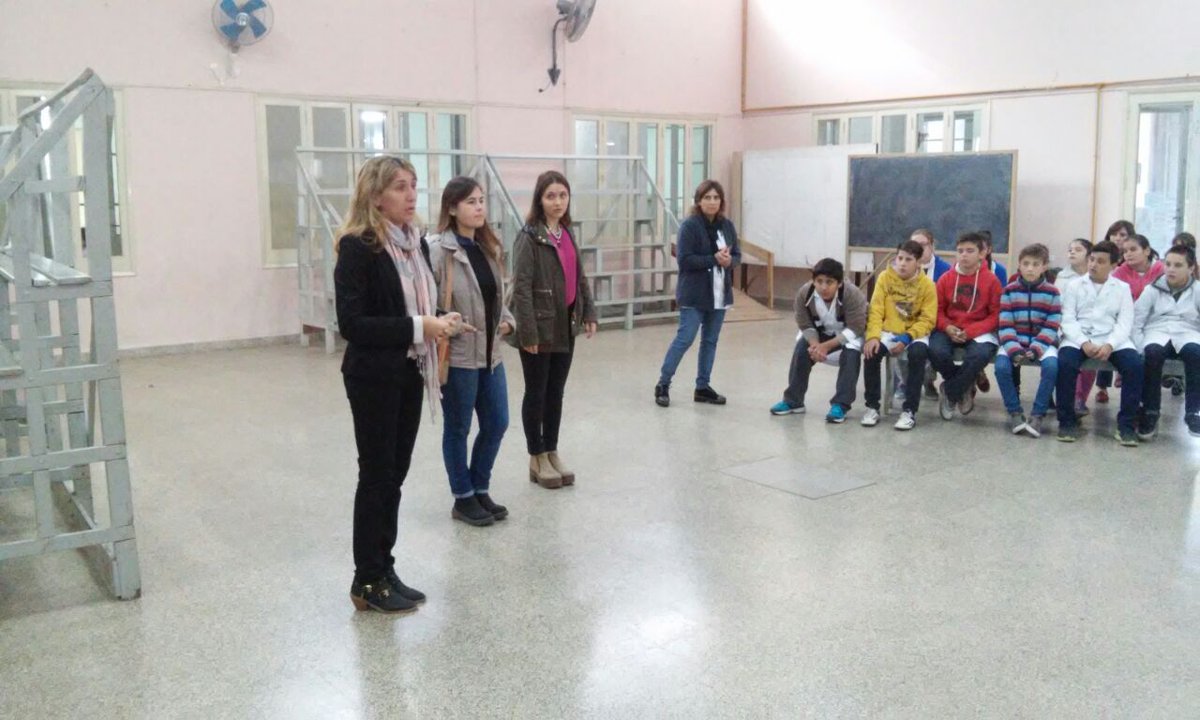 juniorensantafe's tweet photo. Iniciando "Las Ventajas de Permanecer en la Escuela" en 7mo, Escuela Alberdi #Rafaela.
Gracias #Bertolaccini #Opdea https://t.co/jtPW4mSIYc