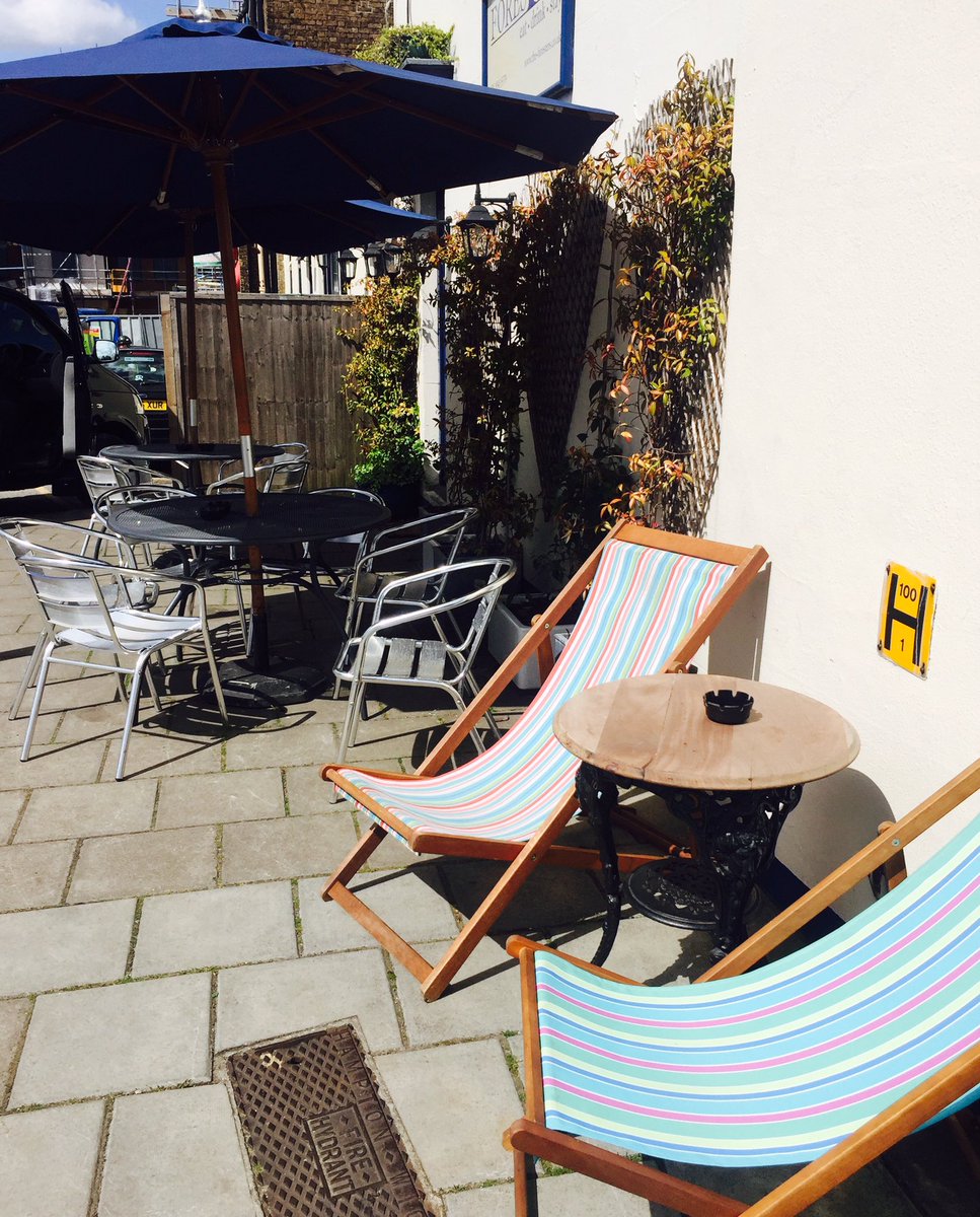 TheForestersHW's tweet photo. Don't forget our sun trap and kids allowed all day when eating!! #awayfromthemaddingcrowd #kingstonstoobusy https://t.co/9Sej4bRhB9