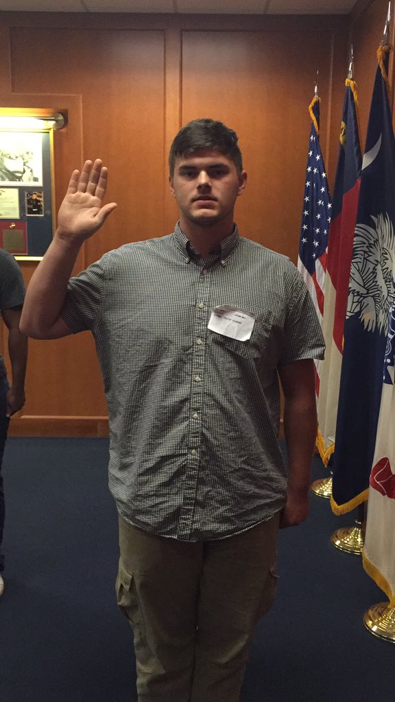 Smiley_SSG's tweet photo. Gunnar Baker enlisted as a 15N (Avionic Repair) @WoodmontCounsel and will head to basic training this summer https://t.co/jtvYdp99FP