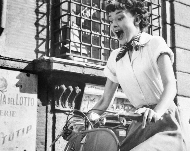 _Cinefilos_'s tweet photo. Hoy se cumplen 87 años del nacimiento de Audrey Hepburn. https://t.co/8eMd9hkrWY