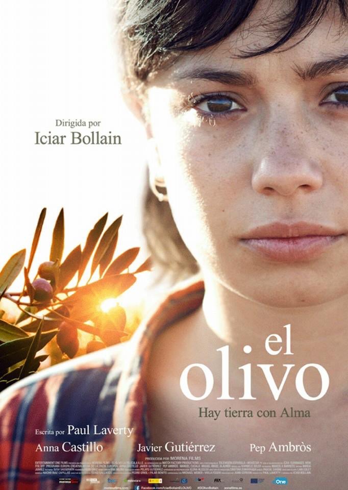 camachomanarel's tweet photo. Málaga preestreno @elolivofilm. Estudiantes con abuelos y profesorado de @ies_laslagunas  #elolivoedu. Emocionante❤️ https://t.co/Ga4tUFdmuu