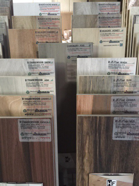 setinstonestore's tweet photo. Hardwood look but want tile...@HappyFloorsHF has got it!

#happyfloors
#diy
#hgtv
#tile
#flooring https://t.co/lp7Wwanm3h