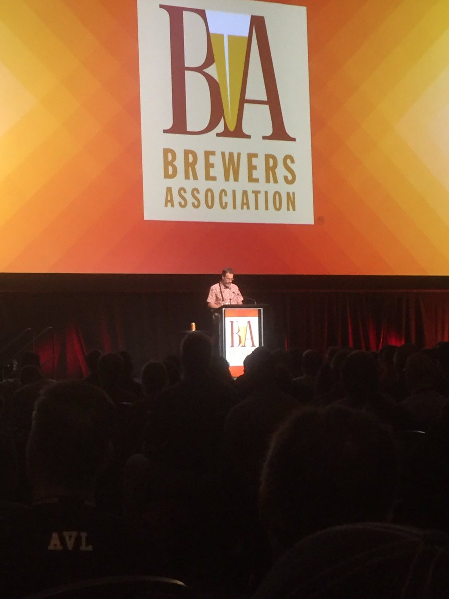 Rob up on the big screen <a href="/BrewersAssoc/">Brewers Association</a> #CraftBrewersConference <a href="/AllagashBrewing/">Allagash Brewing Co</a> @allagashrob