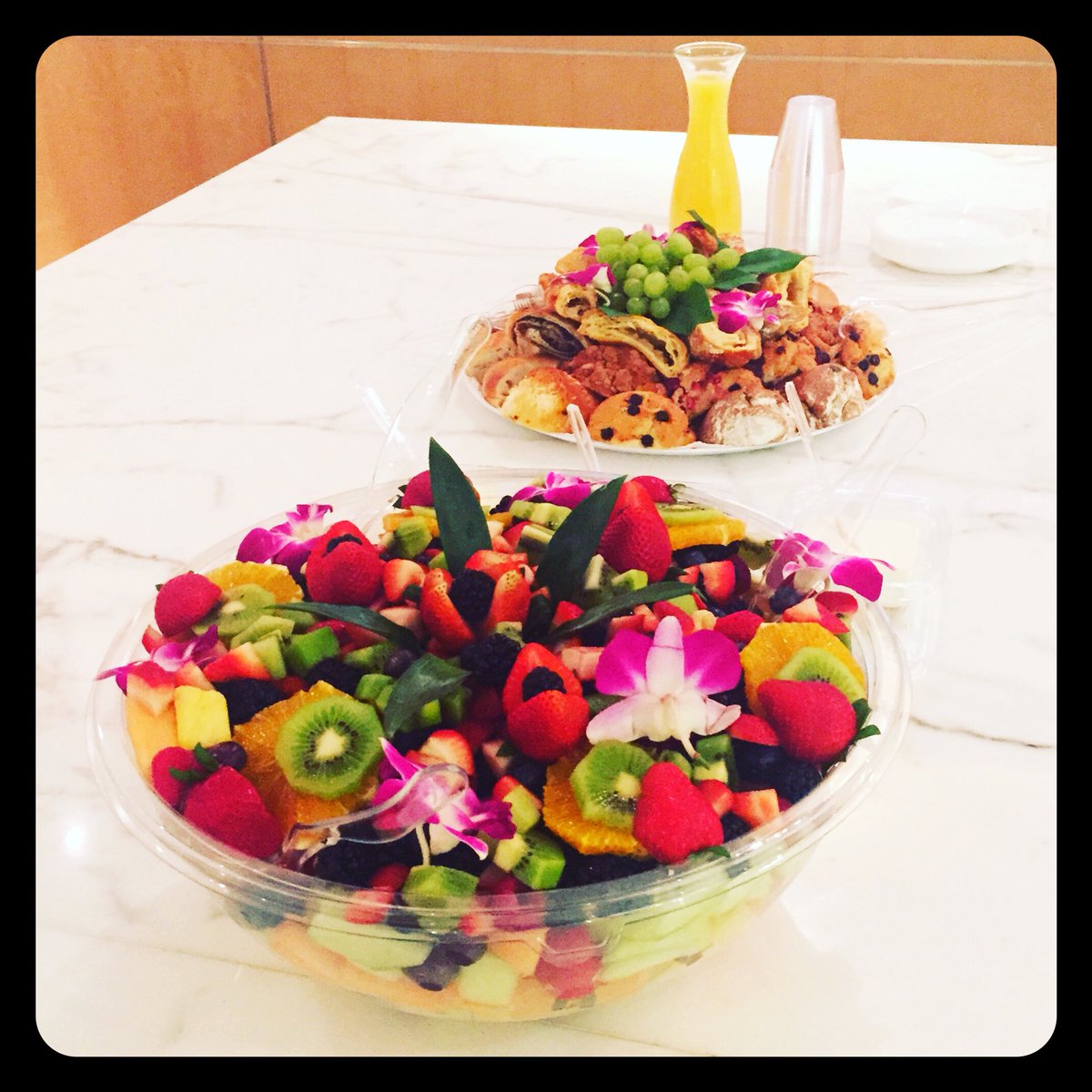 HelixWorkspace's tweet photo. It's still gloomy outside so we brought in spring for our Client Appreciation breakfast! Happy Wednesday! https://t.co/6X7n6GQHjb
