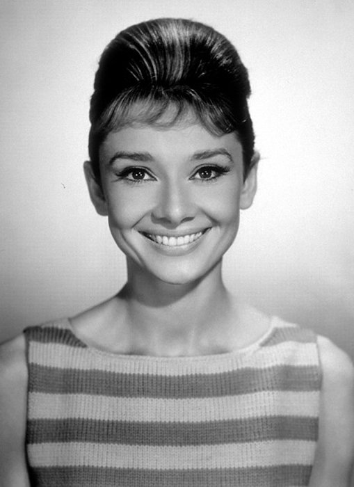 ClassicalCinema's tweet photo. 87 years ago today an angel was born.Happy Birthday Audrey Hepburn, you've brought so much inspiration to this world https://t.co/9ClJaTSawz