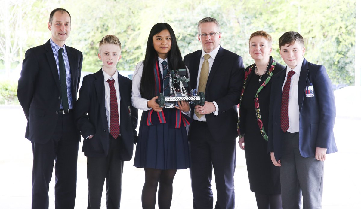 UlsterUni's tweet image. Ulster University helps budding engineers solve robotics challenge #STEM #engineeringfutures bit.ly/24qzOCk