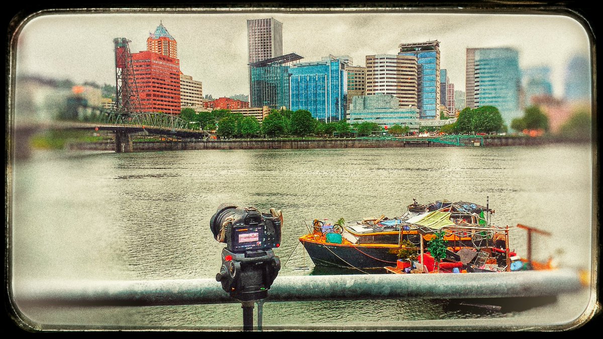 HailD_TheBand's tweet photo. Grabbing some quick video clips of portland for our next video end title sequence.  #canonraw #raw #dslr #portland https://t.co/PZ2SHW4AMZ