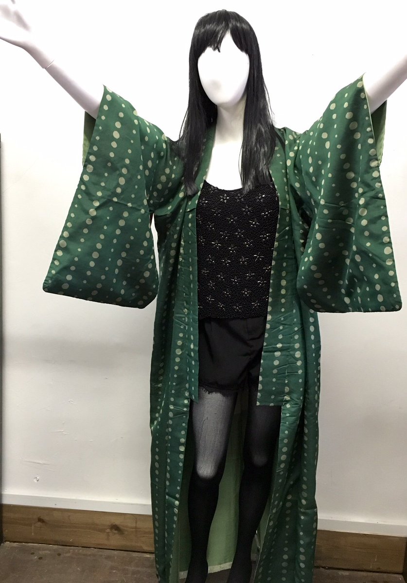 FoolsPeacocks's tweet photo. Beautiful new kimono collection in the shop - swing by and have a look 🎎 #vintagefashion #londonvintage #lovejapan https://t.co/rcCJ0iTB0z
