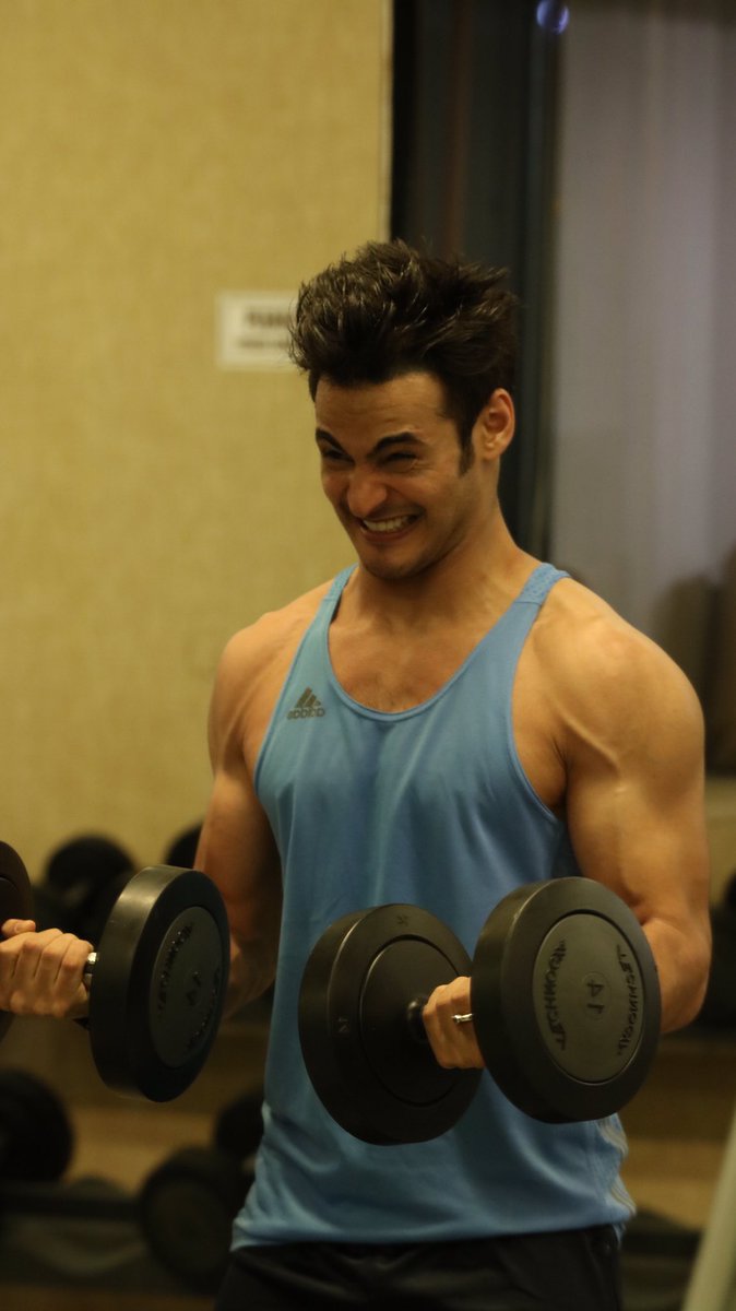 ravibhatia333's tweet photo. Watching #ROROJONGGRANG03 right  after gym. Guys stay glued at @whatsonANTV 😉 https://t.co/CGAUa1lRt2