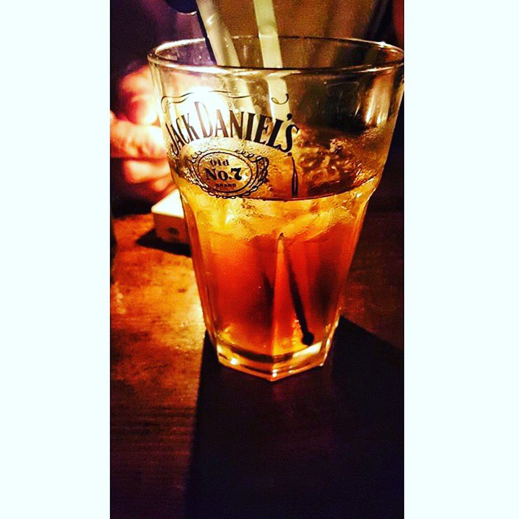 AYI_PUB's tweet photo. Mesaiden sonra sert bir kokteyle ihtiyaç duyan var mı?🐻🍻 #ekinoks https://t.co/z2OfgCunWm