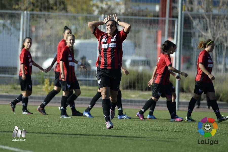 LaLiga's tweet photo. .@cmartiin9, la joya de Huelva.
 
Sus goles = oro para su equipo 👉 https://t.co/P113j7WdAo #PrimeraDivisiónFemenina https://t.co/GN23p0Jqg0