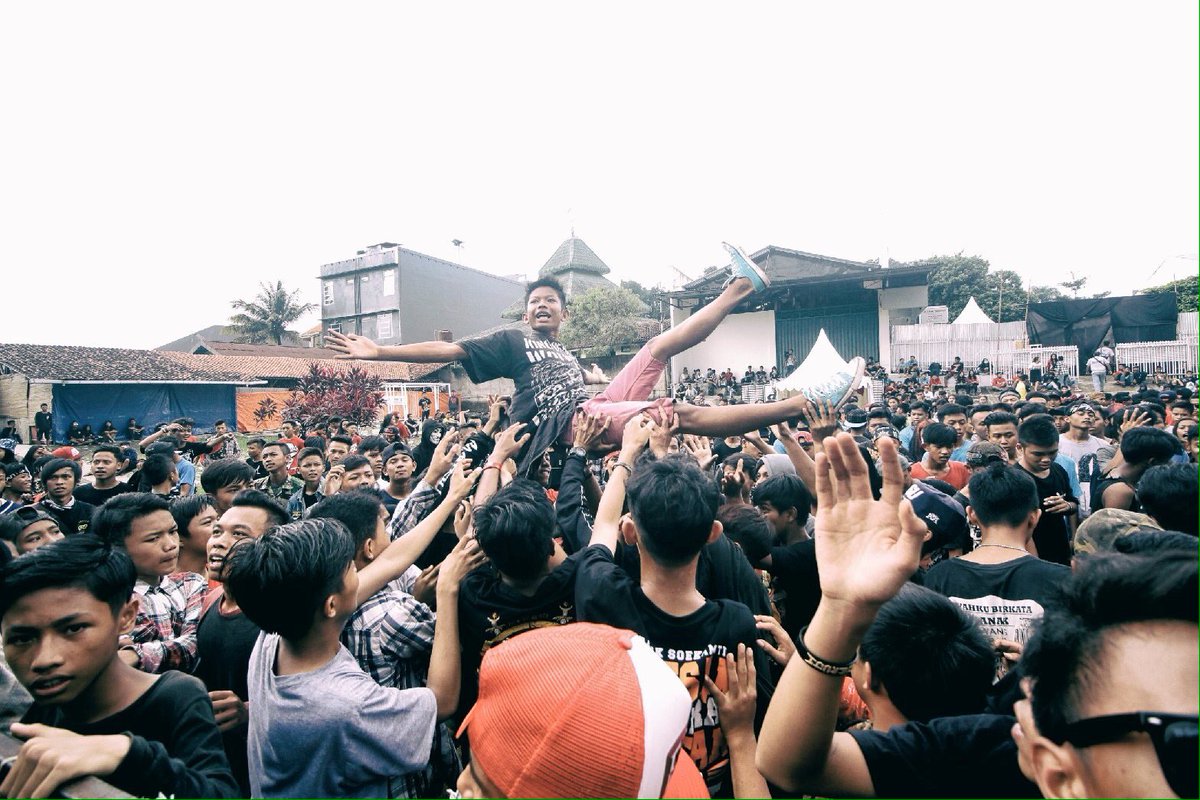 Late post at lapangan defront purwokerto Jawa tengah acara tour <a href="/KARNAMEREKA_OFC/">KARNAMEREKA_OFFICIAL</a>