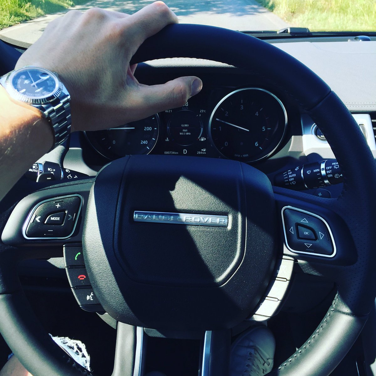 Molfettatkd's tweet photo. Il piacere di guidare!!! @LandRoverItalia #rangerover #evoque #hsedynamic #landlovers πππ https://t.co/tibtVonJuj
