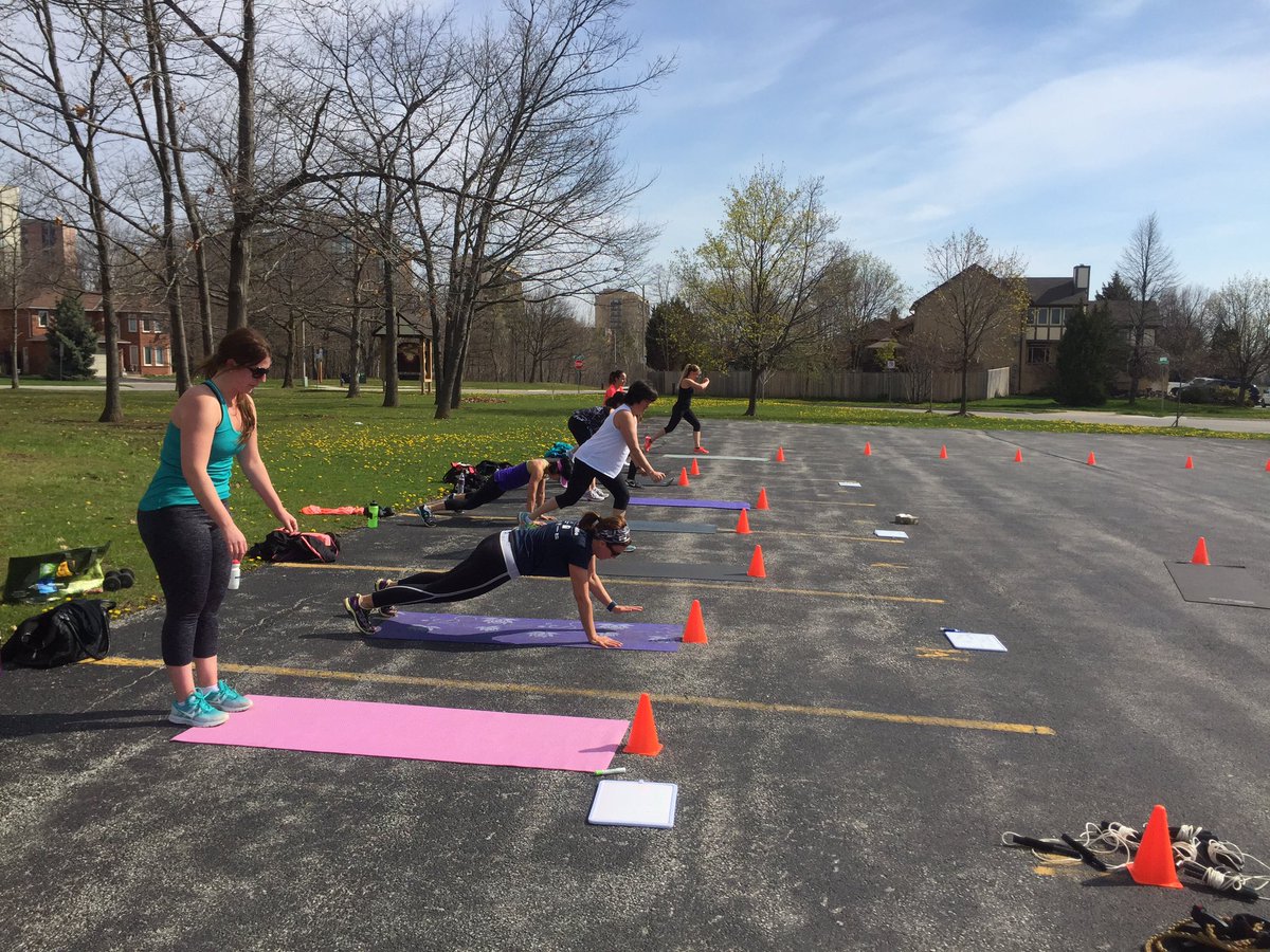 StephenGordonT's tweet photo. #shoulderpushups
#conetouchwalkouts
#reverselunges
#squats
#burpees
#bootcamp
#lovinglife
@jqfitness @jeffklassen https://t.co/N3azD5jL56