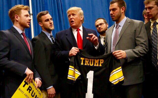heytana's tweet image. #TrumpEffect is in full force #Iowa #hawkeyesforTrump #wrestling #football @TheIowaHawkeyes @realDonaldTrump