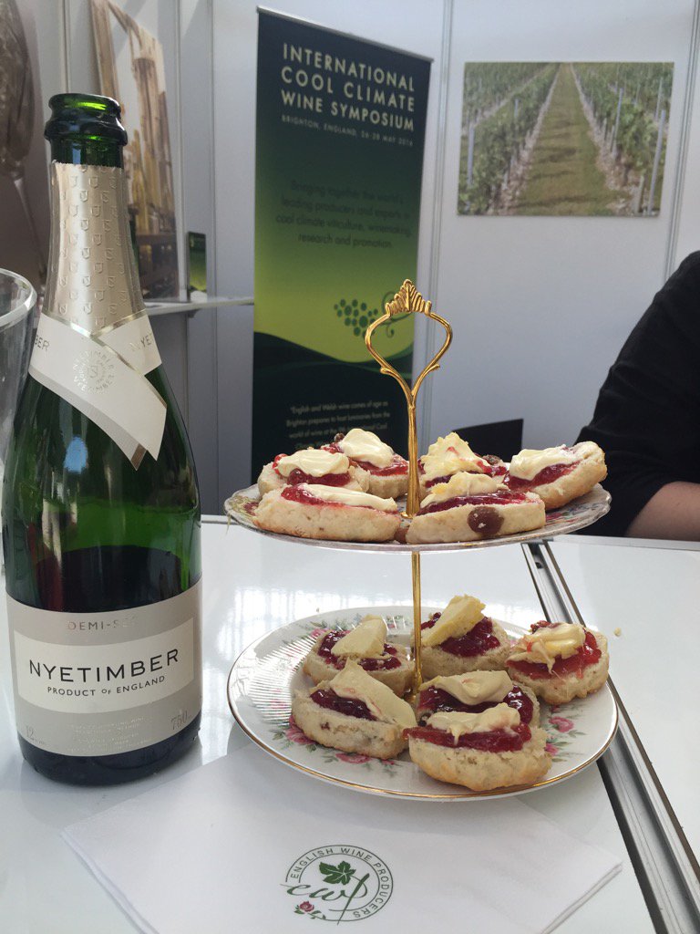 averyswine's tweet image. What more could you want!! Scones, Scottish jam, Cornish cream, English bubbles, @ICCWS2016 #iccws2016 @provencom