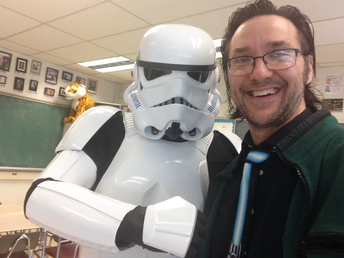 The_Manticole's tweet photo. The Empire has occupied room 52. https://t.co/zavarnIVe8