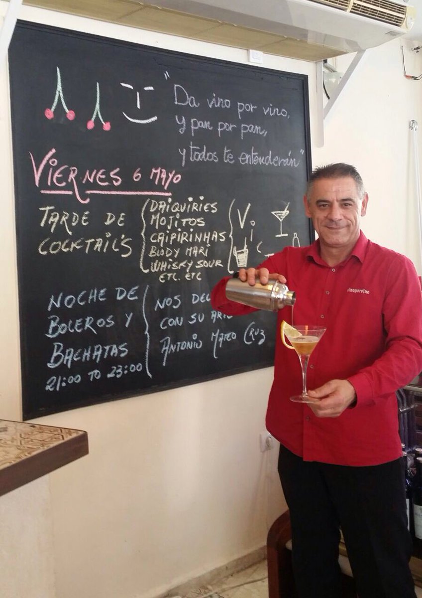 Vinoporvino1's tweet photo. Este viernes tenemos en VINOPORVINO boleros y bachatas por DonAntonio y amenizado con unos cócteles https://t.co/OpamazadUl