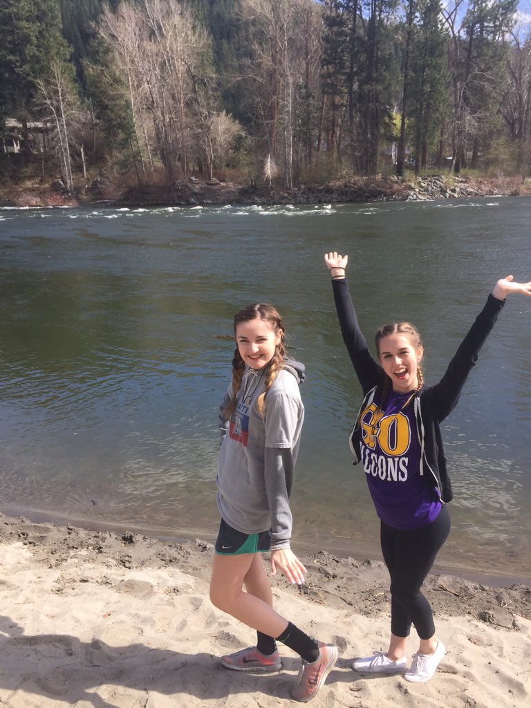 EderJills's tweet image. Happy friendaversary to my other half. #2down