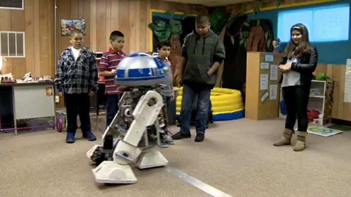 autismspeaks's tweet photo. These Students with #Autism are Building a Fully-Operational R2-D2  >> https://t.co/9r54wY4APO #MayThe4thBeWithYou https://t.co/KwW4sv1obQ