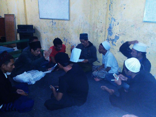 rw18_crew's tweet photo. Beres mengaji langsung konsep acara imtihan @ridwankamil @OdedMD  @BdgMengaji @kel_margasari @kecamatanbubat https://t.co/TNgKCN7PoV