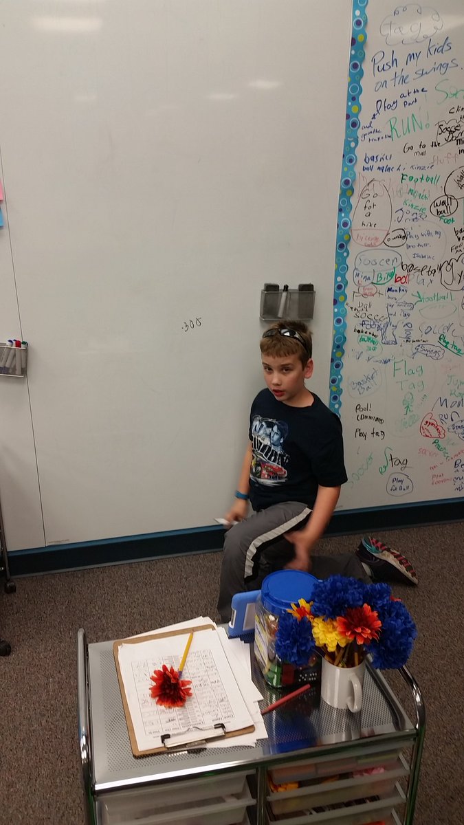 Cyndi_Bradford's tweet photo. Student Tech Service Club create videos for our Ss needs #mathfacts #hallwaybehavior #fractions @SipleySchool https://t.co/q4cWH6CNvt