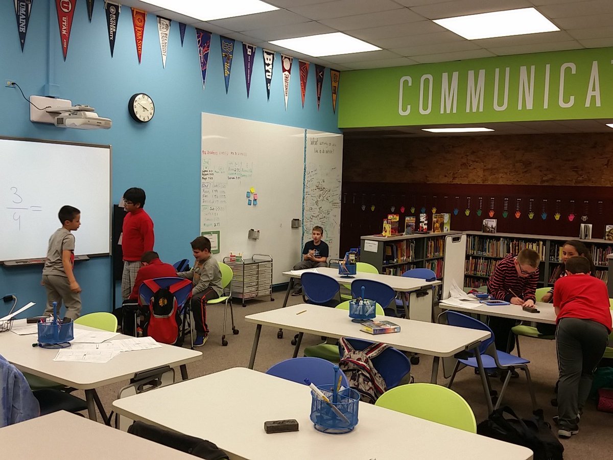 Cyndi_Bradford's tweet photo. Student Tech Service Club create videos for our Ss needs #mathfacts #hallwaybehavior #fractions @SipleySchool https://t.co/q4cWH6CNvt