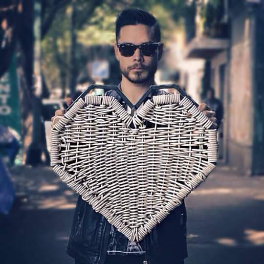 VargasGalia's tweet photo. El mas GUAPO 🐼💕 @soyjuansolo https://t.co/9uqLjuHUQp