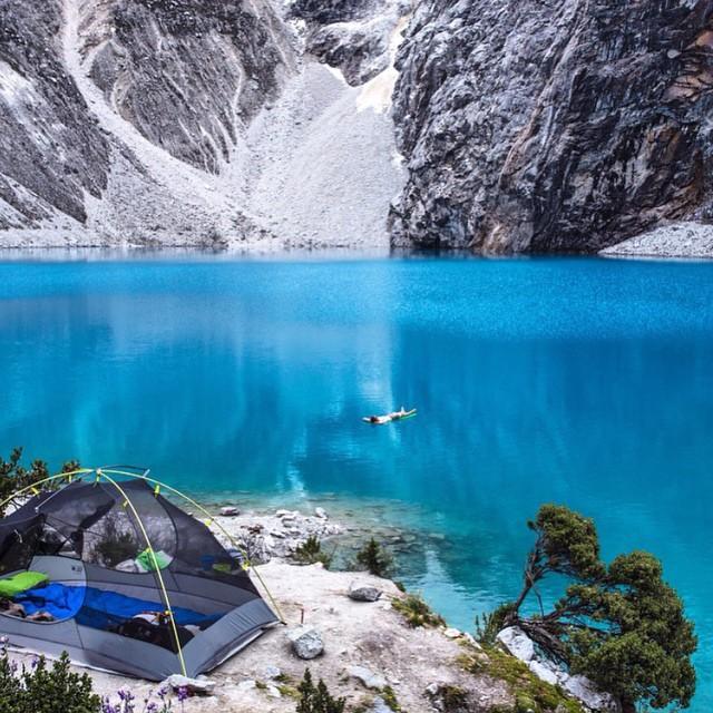 camp_collective's tweet photo. Pure blue at Laguna 69 in Peru. Photo by @moonmountainman. Always Exploring! #hike #hiking #camping #camp_collective https://t.co/sU0r5MMkjO