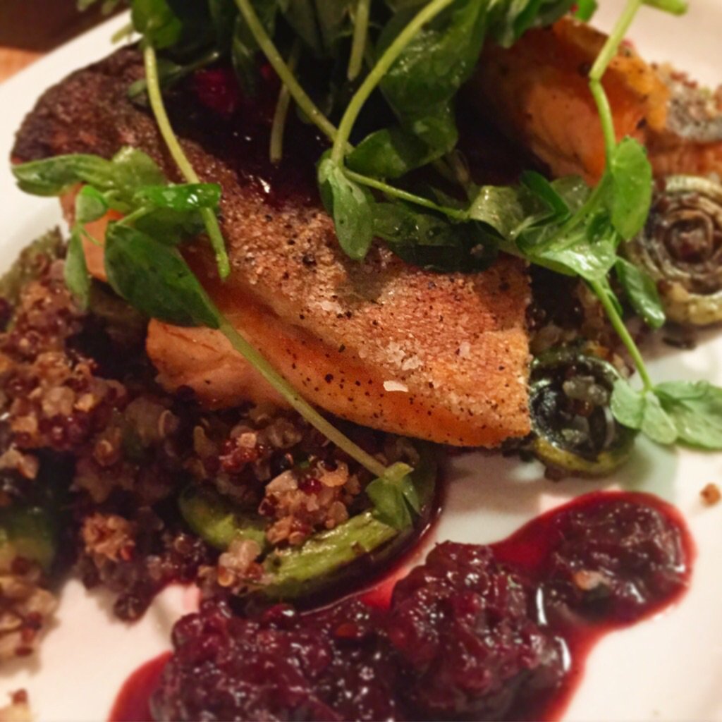 GDChefJess's tweet image. #GoodDogCBC2016 Special! Pan seared #ArcticChar, sautéed quinoa, asparagus @ fiddlehead ferns, blackberry agrodolce.