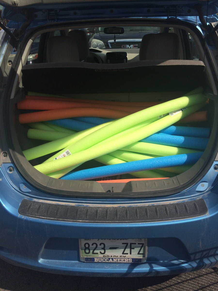 alysongondek's tweet photo. You know it's close to camp time when your trunk looks like this! #summercamp https://t.co/DnwyCtuogK