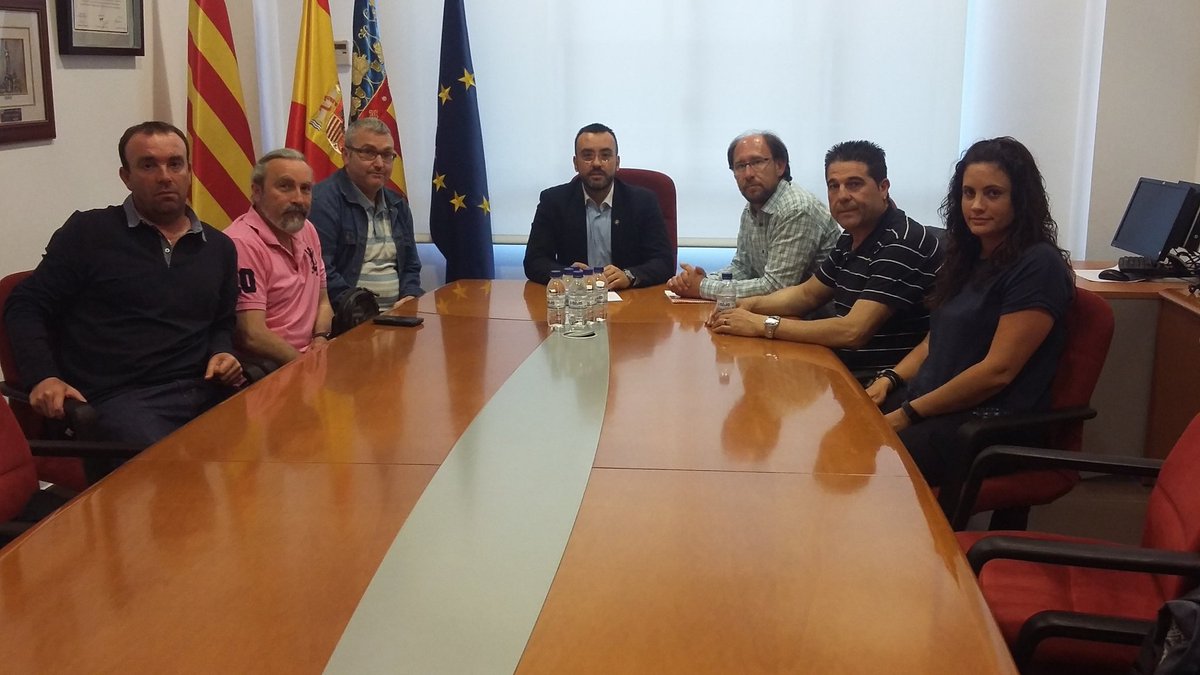 manel_ccoo's tweet photo. Hem vist sensibilitat en @J_Benlloch respecte els acomiadaments d'Esmalglass. Esperem recolçament de la corporació. https://t.co/fwnnAH6u2w