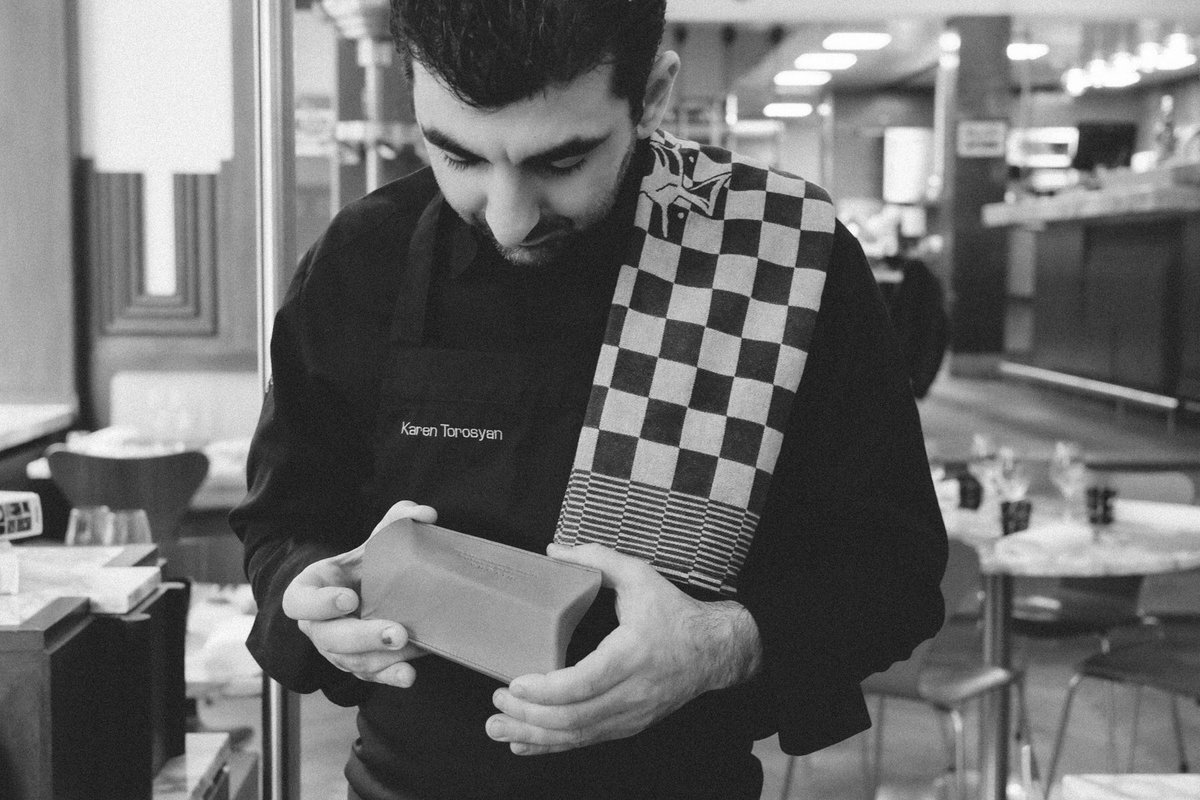 Our leather boxes for Bozar Brasserie. Handmade in Brussels. niyona.be/en/portfolios/… #niyona #sprouttobebrussels